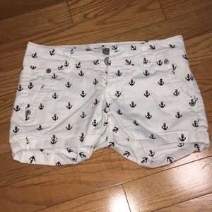 Anchor shorts